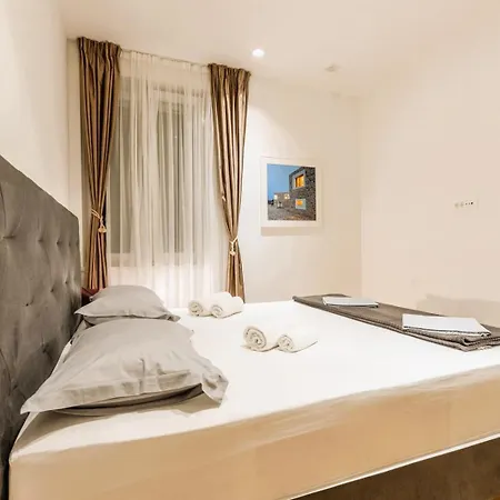 Eva Luxury Two Bedrooms & Bacvice Apartman *